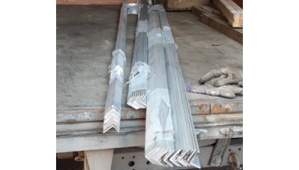 уголок алюминиевый равнополочный 10x10х1 мм Д16Т купить в Краснодаре