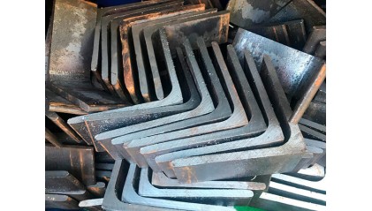 уголок стальной гнутый равнополочный 40x40x2,5 мм 08пс купить в Краснодаре