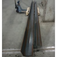 Уголок стальной горячекатаный равнополочный 32x32x3 мм 09Г2С ГОСТ 8509-93